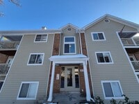 Building Photo - 10 Creekwood Dr