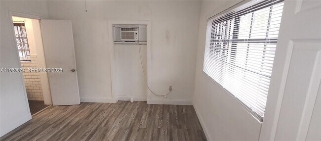 Building Photo - 259 NE 56th St