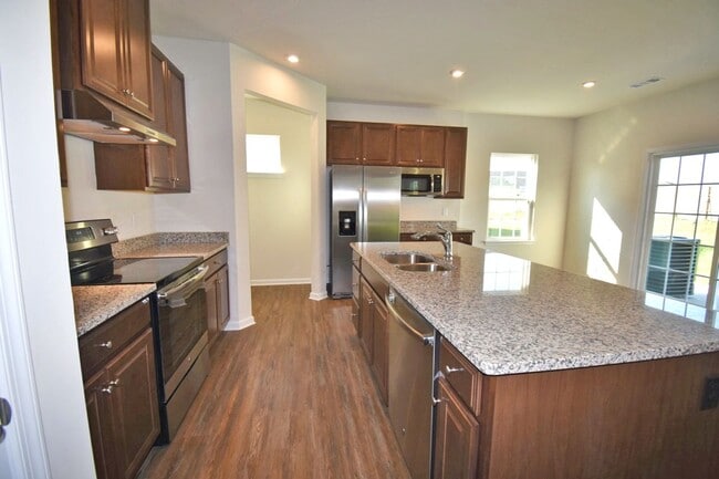 Building Photo - Gorgeous 4BR/2.5BA home in Three Rivers, triple Rockvale schools, neighborhood pool!