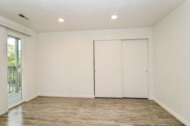 Building Photo - Cozy 2 Bed, 1 Bath and Pet-Friendly Home w...