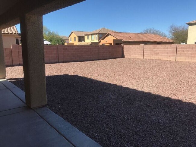 Building Photo - Spacious Marana Living with Loft & Low-Maintenance Appeal