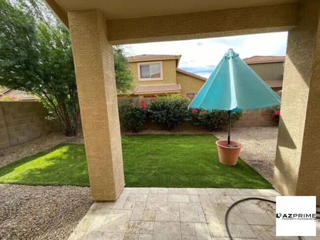 Building Photo - Beautiful home for you