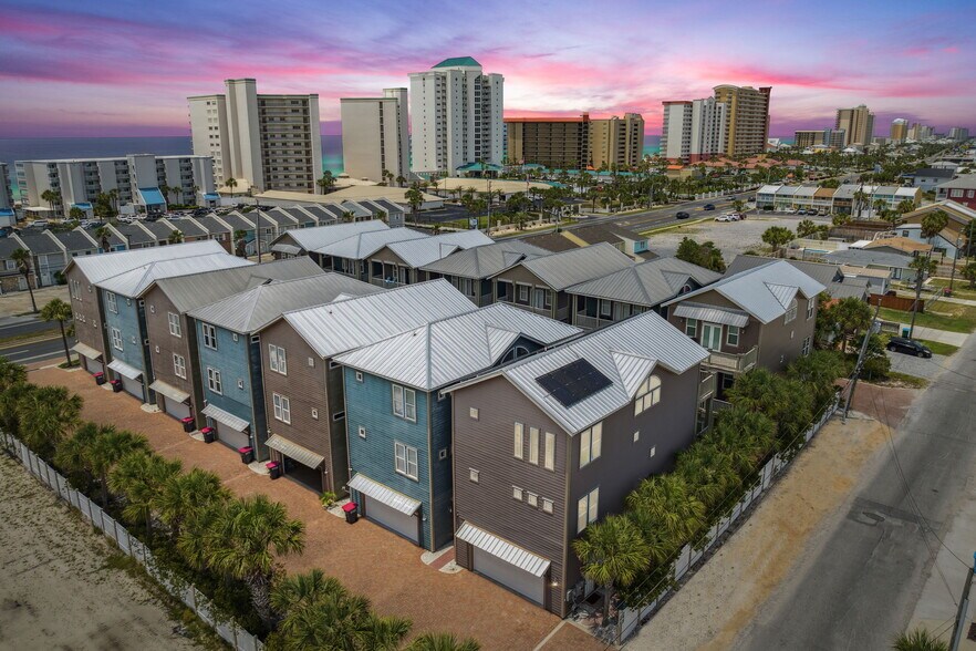 Building Photo - 6226 Thomas Dr