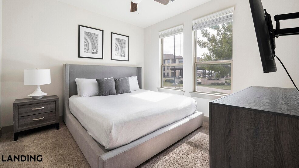 Building Photo - 12500 Shadowglen Trce