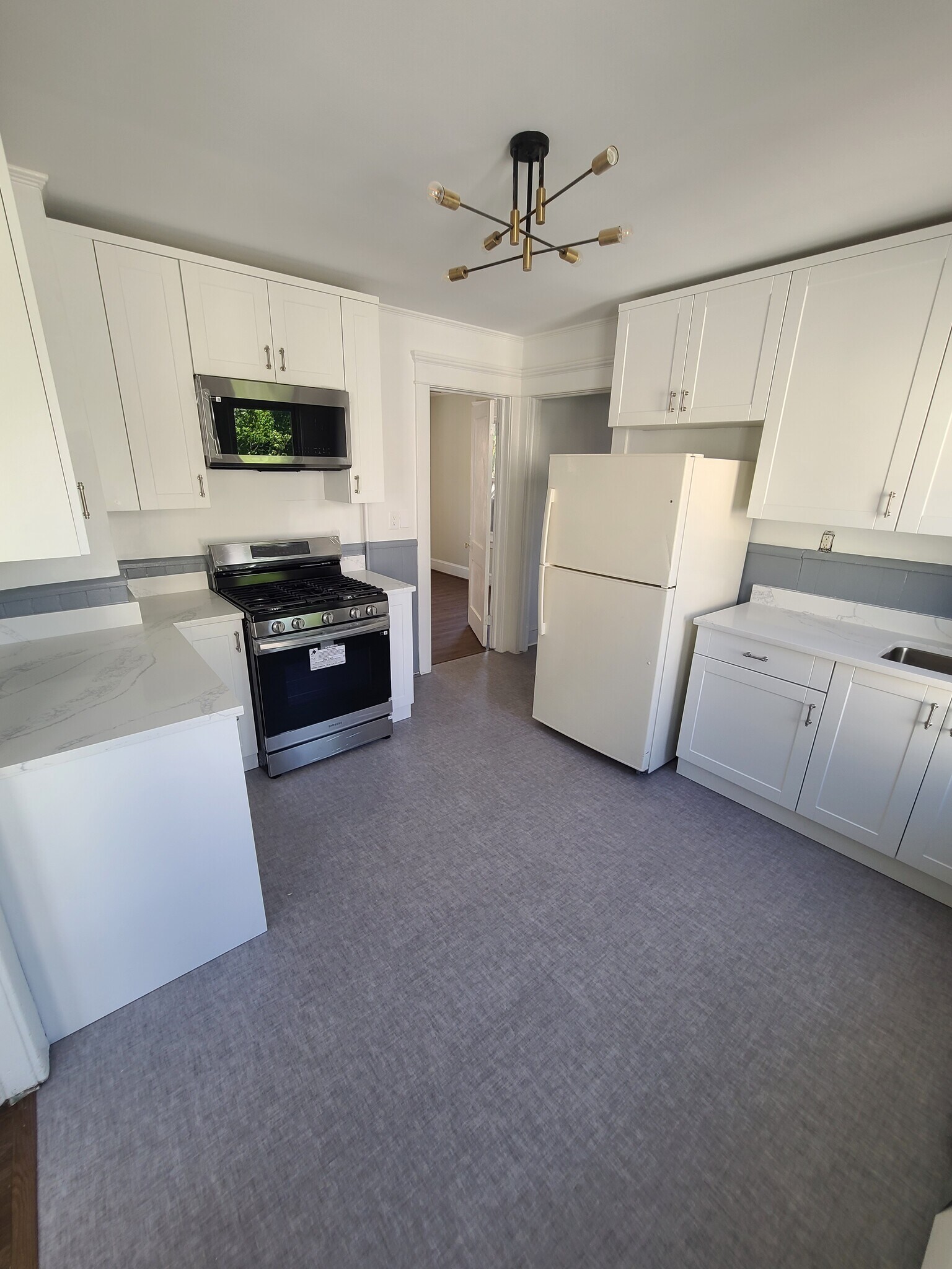 Kitchen - 41 Lincoln Ave