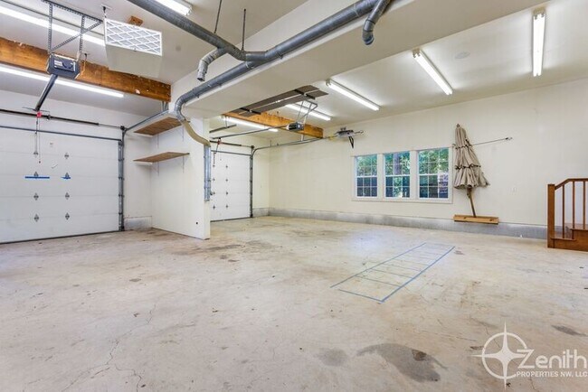 Building Photo - 4106 NE 242nd Ave