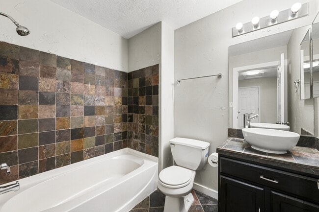 Building Photo - 10483 Sage Vista Way
