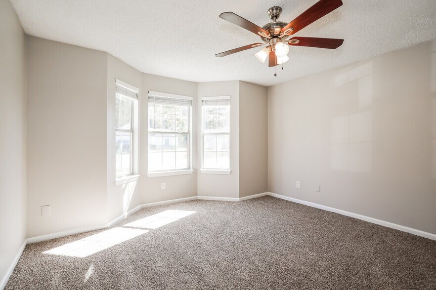 Building Photo - 1821 Sheraton Lakes Cir