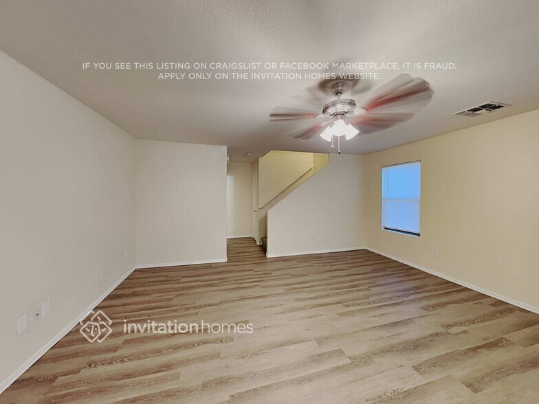 Building Photo - 2415 E Palm Beach Dr