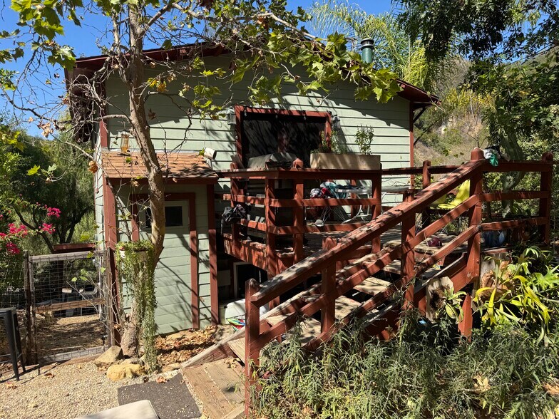 Unit B - 1734 Topanga Skyline Dr