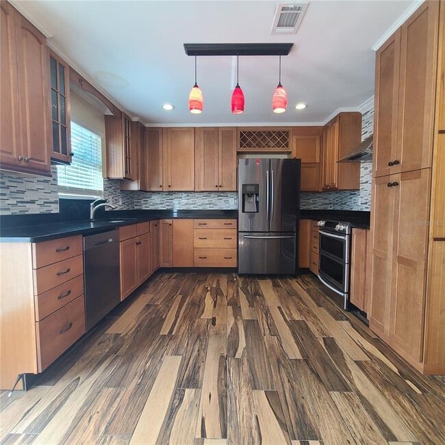 Building Photo - 3904 W Euclid Ave