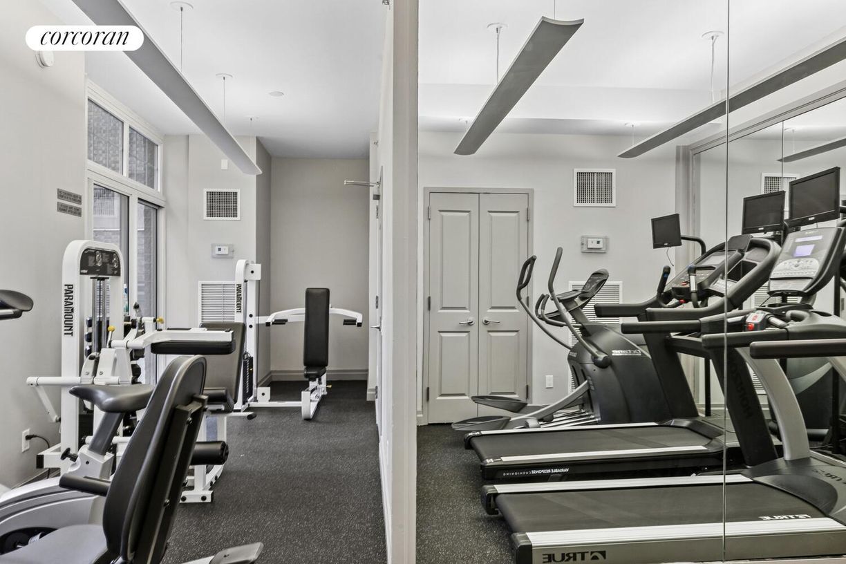 Building Photo - 272 W 107th St