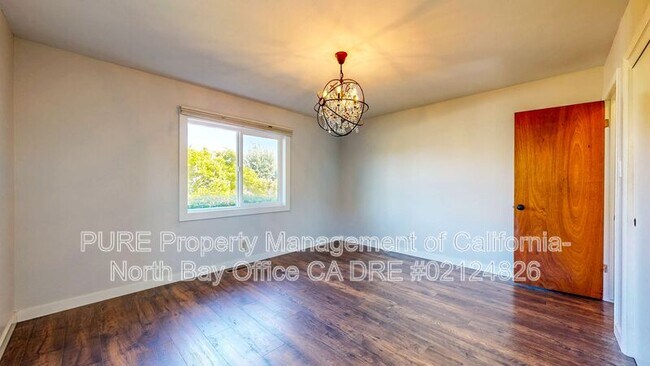 Building Photo - 1827 Creekside Rd