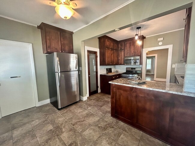 Building Photo - Absolutely stunning 1921 Craftsman style b...