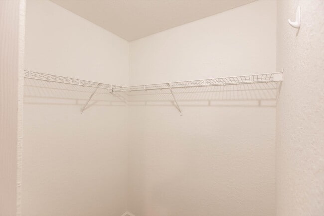 Building Photo - 853 Imperial Lake Rd