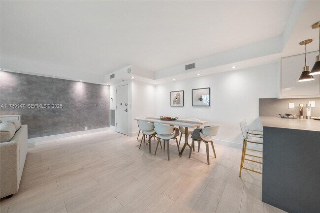 Building Photo - 1111 Crandon Blvd