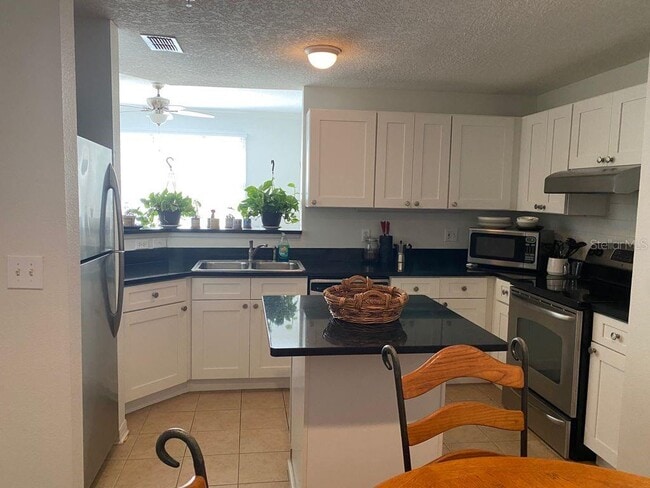 Building Photo - 501 Knights Run Ave