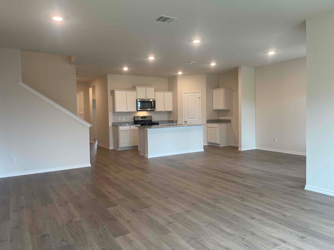 Building Photo - 3924 River Rock Ave