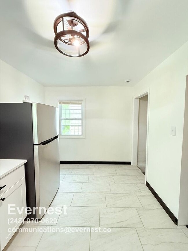 Building Photo - Charming 2-Bedroom Home in a Convenient Lo...