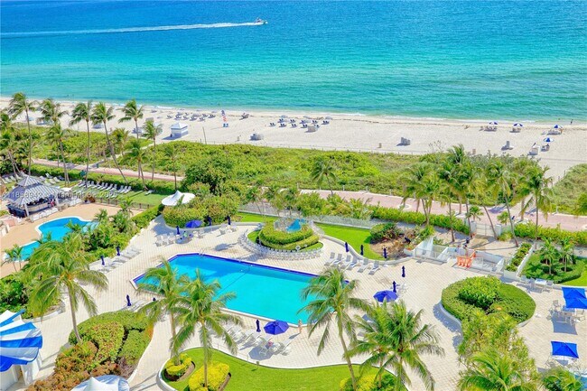 Building Photo - 5151 Collins Ave