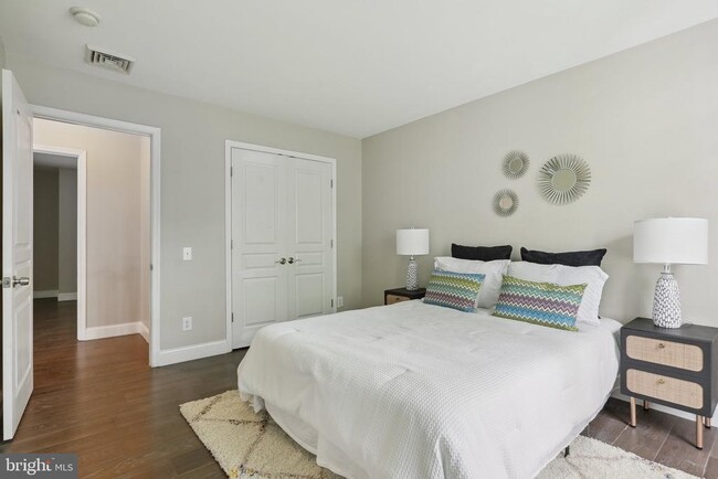 Building Photo - 51 Knickerbocker Ln