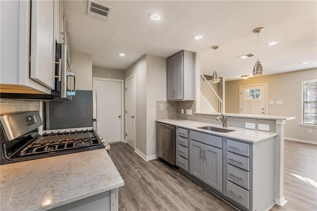 Building Photo - 7004 Riverton Dr