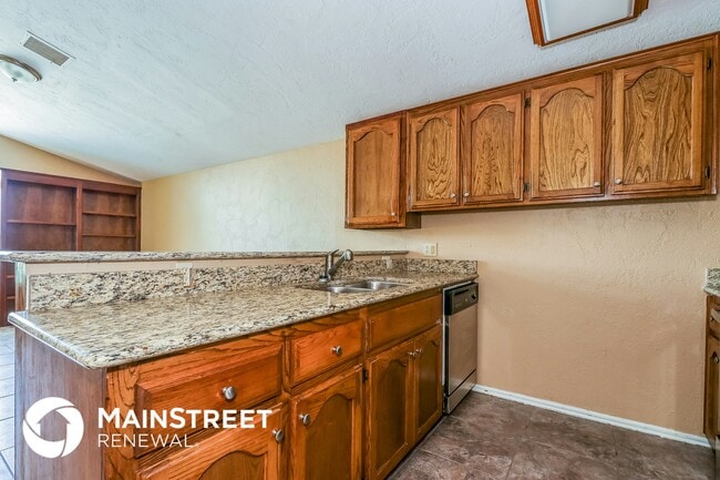 Building Photo - 1306 SW 95th St