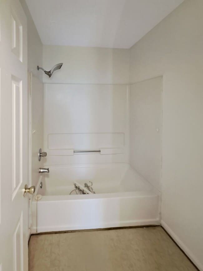 Building Photo - 3870 Gateview Pl