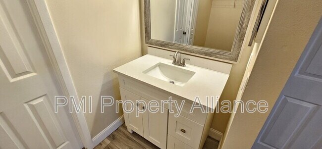 Building Photo - 259 Hill St