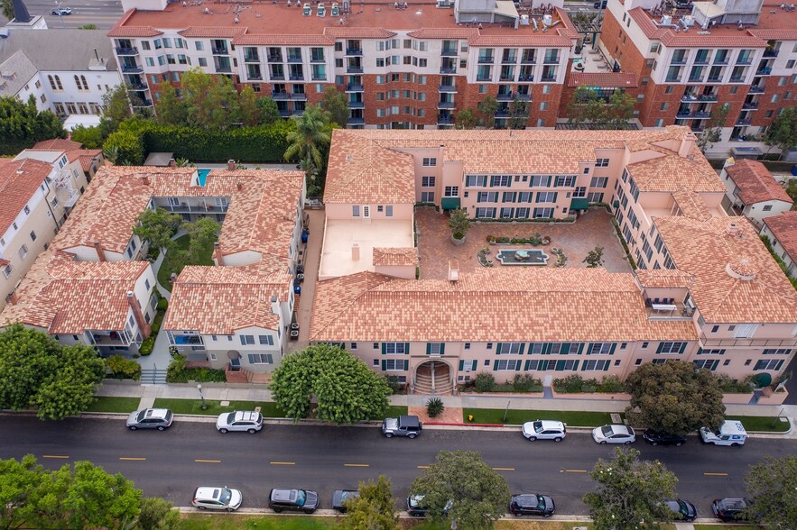 Lindbrook Manor Apartments for a Drone - Lindbrook Manor Apartments