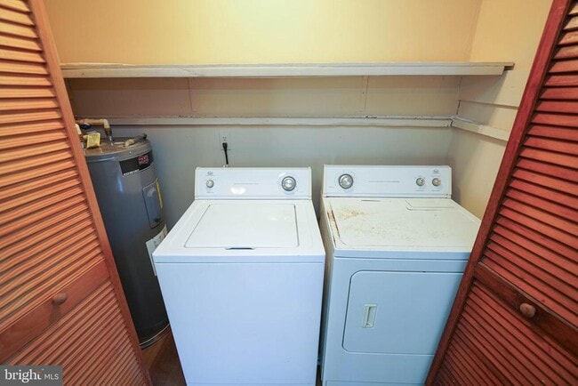 Building Photo - 5643 Rip Wil Dr