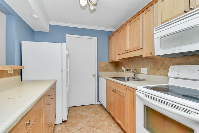 Building Photo - 5012 Sardis Rd