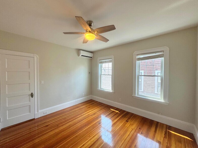 Building Photo - 86 Morrison Ave