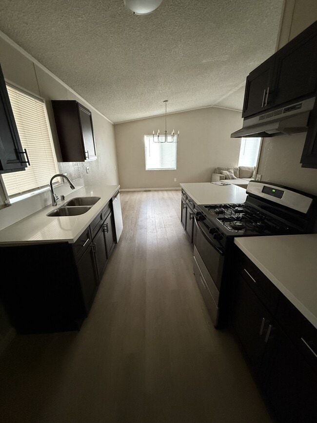 Building Photo - 24992 Cam Del Sol