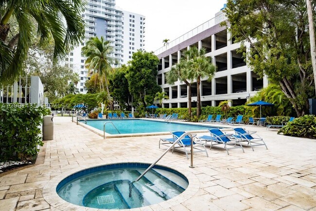 Building Photo - 800 N Miami Ave