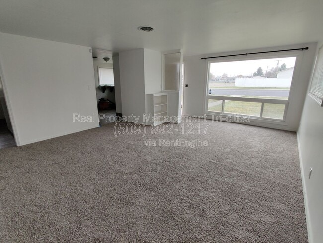 Building Photo - 603 N Ely St