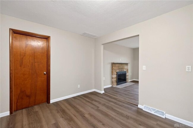 Building Photo - 275 Parker Dr