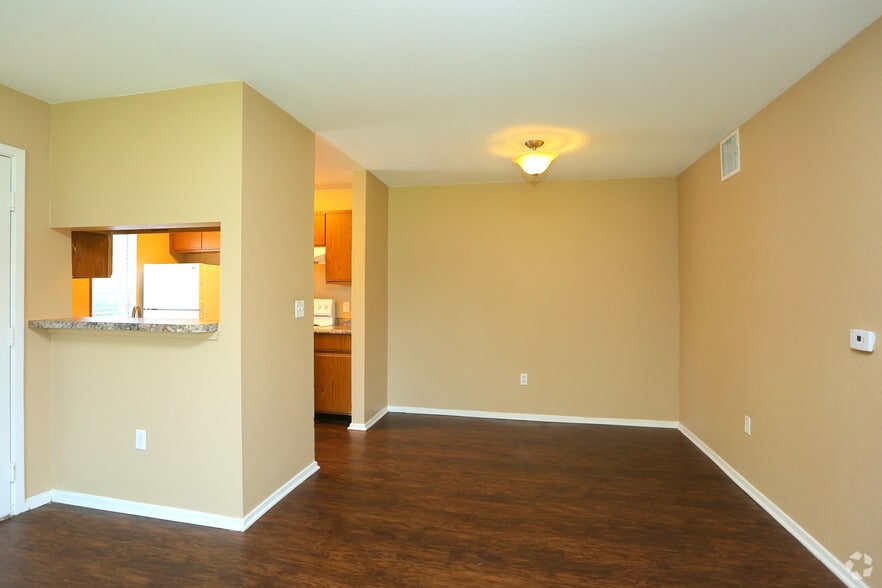 Primary Photo - Aspen Village