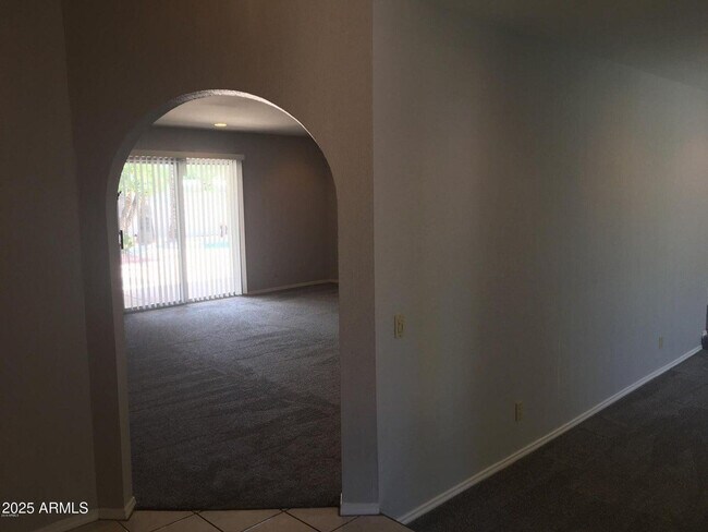 Building Photo - 5623 E Aster Dr