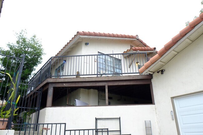 Building Photo - 6007 Springvale Dr