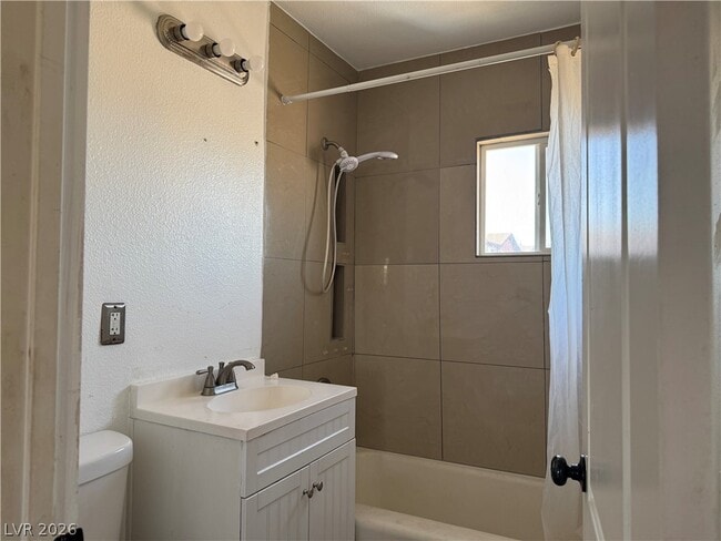 Building Photo - 472 Hunter Dr