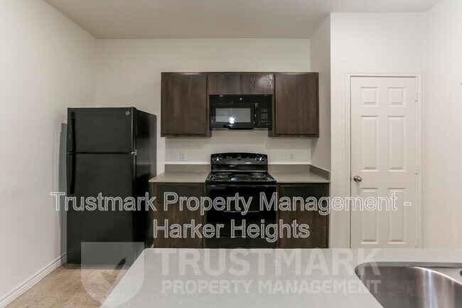 Building Photo - 2329 Alterman Dr