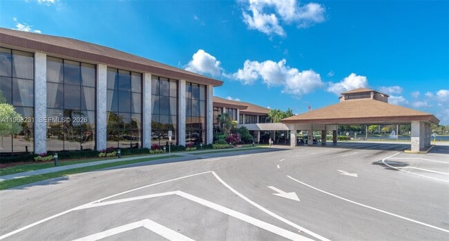 Building Photo - 1351 SW 125th Ave