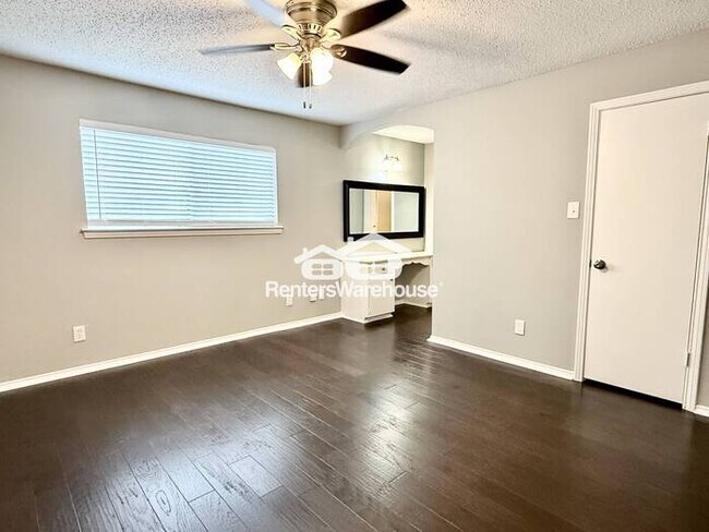 Building Photo - 2 Bed / 2 Bath Condo in Gated, Secluded Co...