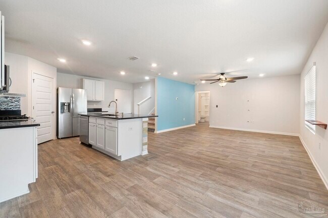 Building Photo - 10609 Queens Gate Cir