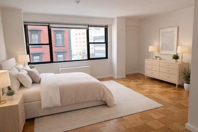Building Photo - 442 W 44th St