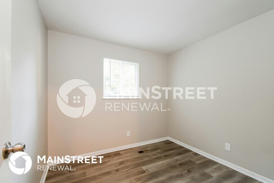 Building Photo - 6226 E 12th St