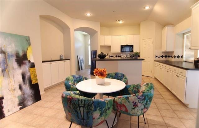 Building Photo - 3300 Bluegrass Dr