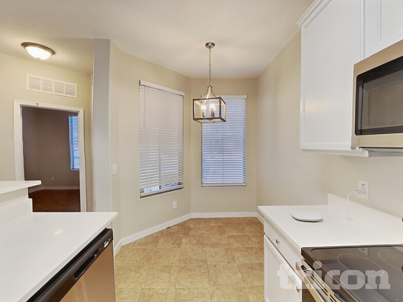 Building Photo - 1607 W Lydia Ln