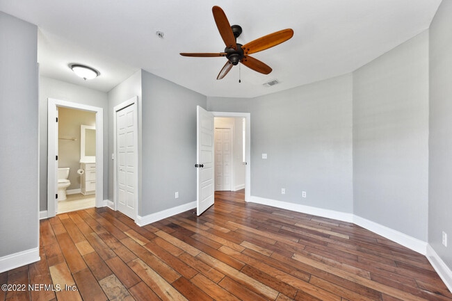 Building Photo - 1701 The Greens Way